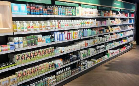 thessaloniki_mitropoleos_holland_and_barrett_inside1