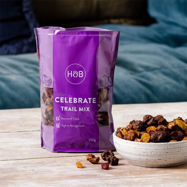 Holland & Barrett Celebrate Chocolate Fruit & Nut Mix 210g - 1