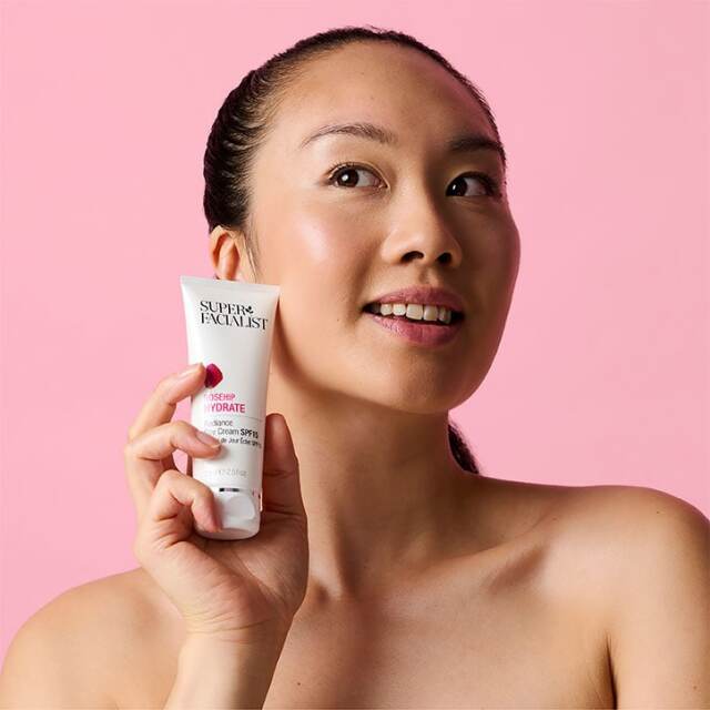 Super Facialist Rosehip Hydrate Radiance Day Cream SPF15 75ml - 2