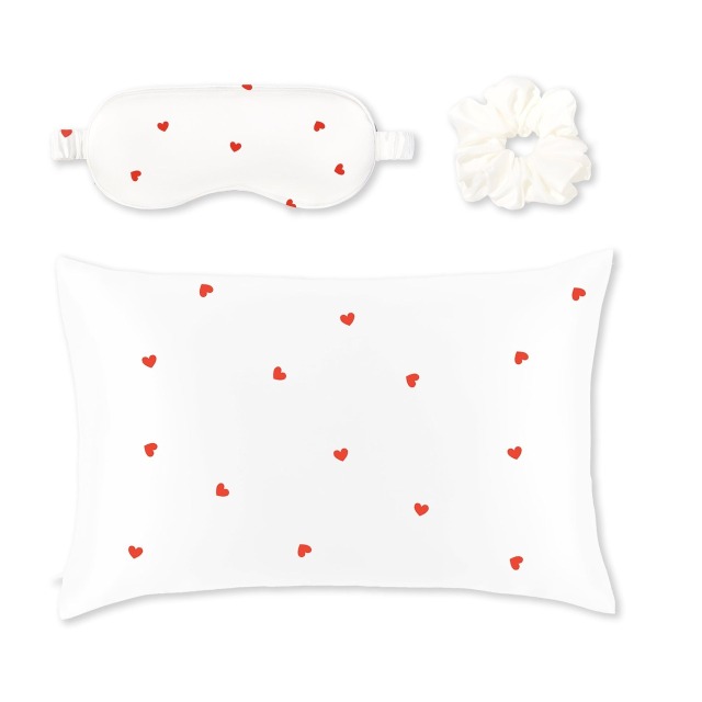 silvercloud_heartsgiftset_pillowcase_sleepmask_scrunchie_3pcs9001125_c
