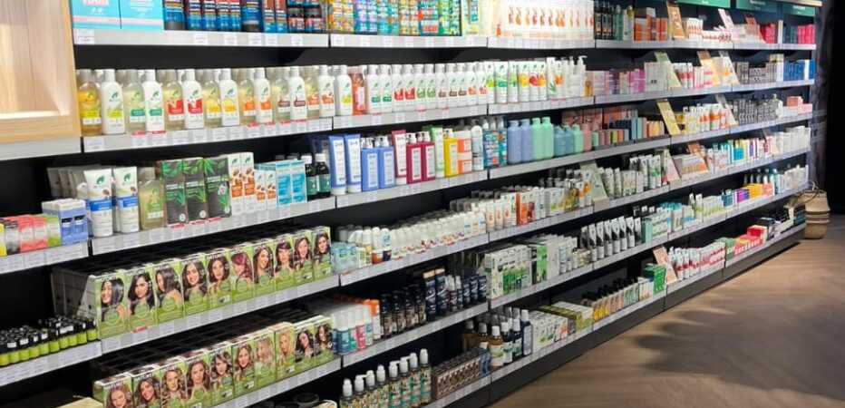 thessaloniki_mitropoleos_holland_and_barrett_inside1