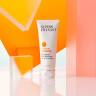 Super Facialist Vitamin C+ Brighten Skin Defence Daily Moisturiser 75ml - 3